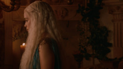 extant_GameOfThrones_2x05-TheGhostOfHarrenhal_5390