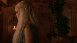 extant_GameOfThrones_2x05-TheGhostOfHarrenhal_5392