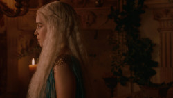 extant_GameOfThrones_2x05-TheGhostOfHarrenhal_5405