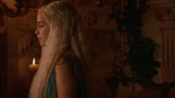 extant_GameOfThrones_2x05-TheGhostOfHarrenhal_5409