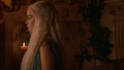 extant_GameOfThrones_2x05-TheGhostOfHarrenhal_5411