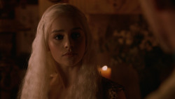 extant_GameOfThrones_2x05-TheGhostOfHarrenhal_5434
