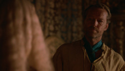 extant_GameOfThrones_2x05-TheGhostOfHarrenhal_5437