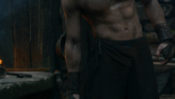 extant_GameOfThrones_2x05-TheGhostOfHarrenhal_5487