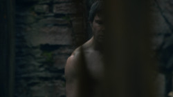 extant_GameOfThrones_2x05-TheGhostOfHarrenhal_5490