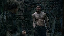 extant_GameOfThrones_2x05-TheGhostOfHarrenhal_5514