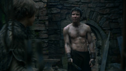 extant_GameOfThrones_2x05-TheGhostOfHarrenhal_5516