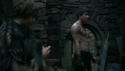 extant_GameOfThrones_2x05-TheGhostOfHarrenhal_5520