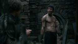 extant_GameOfThrones_2x05-TheGhostOfHarrenhal_5522