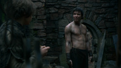 extant_GameOfThrones_2x05-TheGhostOfHarrenhal_5523