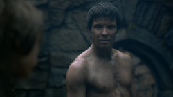 extant_GameOfThrones_2x05-TheGhostOfHarrenhal_5530