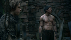 extant_GameOfThrones_2x05-TheGhostOfHarrenhal_5536