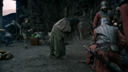 extant_GameOfThrones_2x05-TheGhostOfHarrenhal_5545