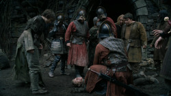 extant_GameOfThrones_2x05-TheGhostOfHarrenhal_5550