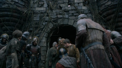 extant_GameOfThrones_2x05-TheGhostOfHarrenhal_5564