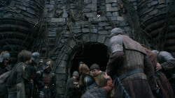 extant_GameOfThrones_2x05-TheGhostOfHarrenhal_5565