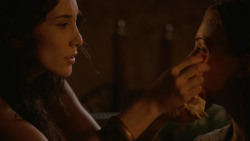 extant_GameOfThrones_2x06-TheOldGodsAndTheNew_5115