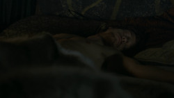 extant_GameOfThrones_2x07-AManWithoutHonor_0011