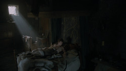 extant_GameOfThrones_2x07-AManWithoutHonor_0015