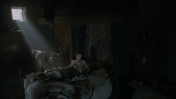 extant_GameOfThrones_2x07-AManWithoutHonor_0017