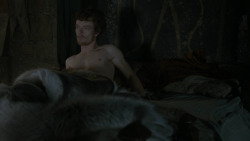 extant_GameOfThrones_2x07-AManWithoutHonor_0022