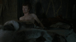 extant_GameOfThrones_2x07-AManWithoutHonor_0023