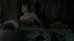 extant_GameOfThrones_2x07-AManWithoutHonor_0024