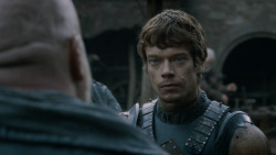extant_GameOfThrones_2x07-AManWithoutHonor_0052