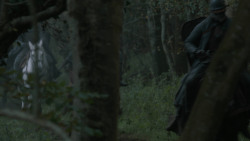 extant_GameOfThrones_2x07-AManWithoutHonor_0147
