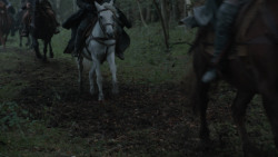 extant_GameOfThrones_2x07-AManWithoutHonor_0158