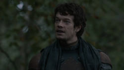 extant_GameOfThrones_2x07-AManWithoutHonor_0251