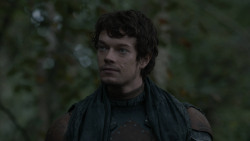 extant_GameOfThrones_2x07-AManWithoutHonor_0257