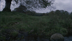 extant_GameOfThrones_2x07-AManWithoutHonor_0298
