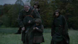 extant_GameOfThrones_2x07-AManWithoutHonor_0313