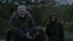 extant_GameOfThrones_2x07-AManWithoutHonor_0333