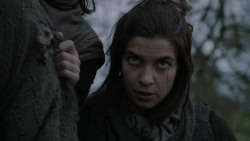 extant_GameOfThrones_2x07-AManWithoutHonor_0395