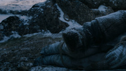 extant_GameOfThrones_2x07-AManWithoutHonor_0412