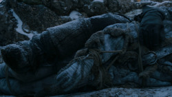 extant_GameOfThrones_2x07-AManWithoutHonor_0417