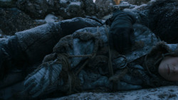 extant_GameOfThrones_2x07-AManWithoutHonor_0419