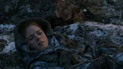 extant_GameOfThrones_2x07-AManWithoutHonor_0466