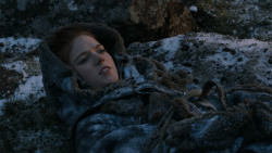 extant_GameOfThrones_2x07-AManWithoutHonor_0471