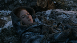 extant_GameOfThrones_2x07-AManWithoutHonor_0472