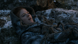 extant_GameOfThrones_2x07-AManWithoutHonor_0474