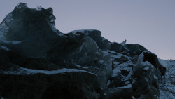 extant_GameOfThrones_2x07-AManWithoutHonor_0575
