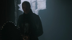 extant_GameOfThrones_2x07-AManWithoutHonor_0870