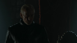 extant_GameOfThrones_2x07-AManWithoutHonor_0876