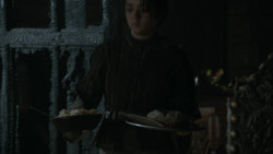 extant_GameOfThrones_2x07-AManWithoutHonor_0880