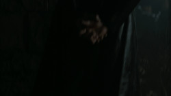 extant_GameOfThrones_2x07-AManWithoutHonor_1004