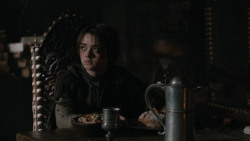 extant_GameOfThrones_2x07-AManWithoutHonor_1135