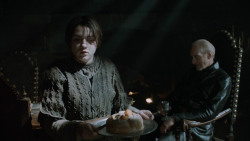 extant_GameOfThrones_2x07-AManWithoutHonor_1373